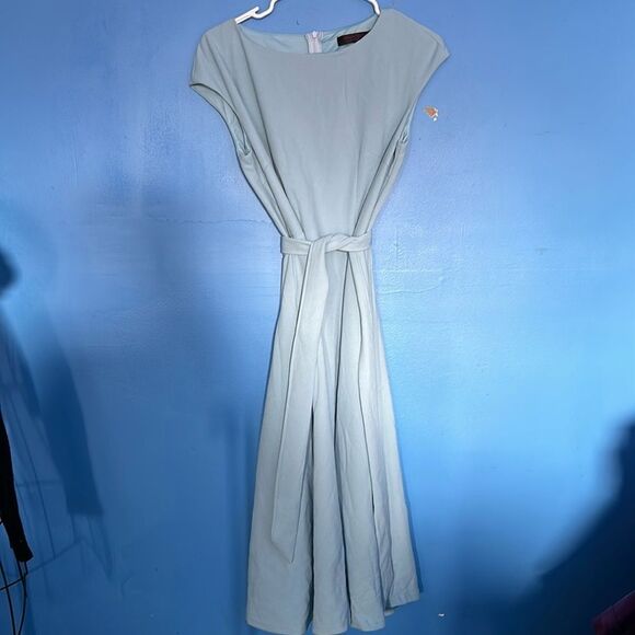 Every Dress Tells a Story Dresses & Skirts - Every Dress Tells a Story Baby Blue Sleeveless Dress Women’s Size M Casual Chic